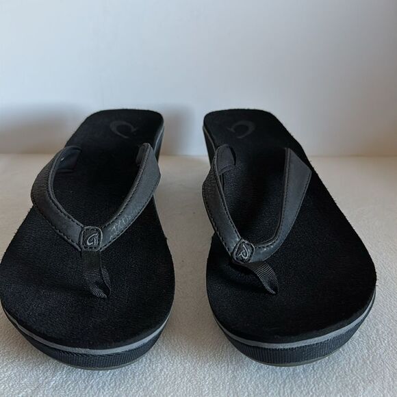 Olukai wedge flip flops- no wear and tear! Perfect Condition! - Picture 2 of 9